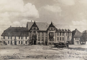 Trümmerbeseitigung auf dem Marktplatz Eberswalde