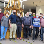 Gruppenbild mit Masken